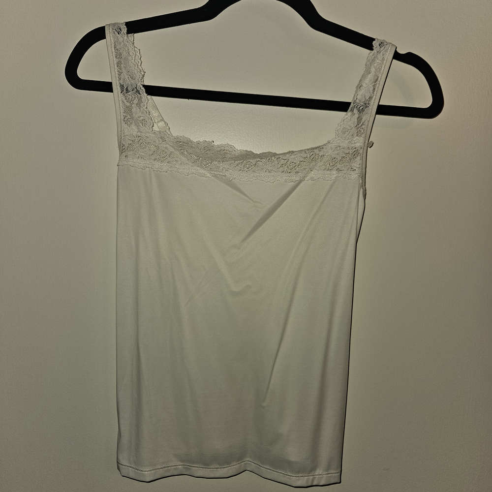 Vassarette White Lace Trim Top